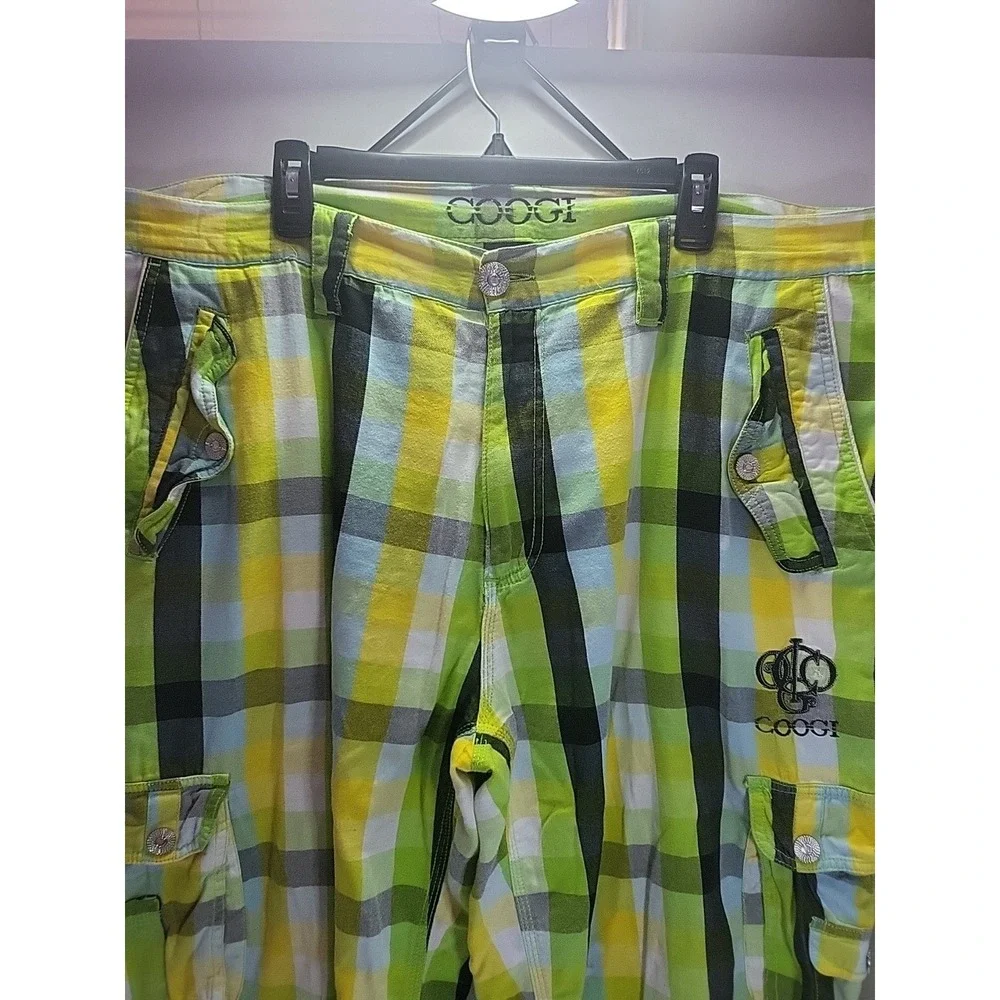 Vtg. Coogi Cargo Shorts Baggy Y2K Pastel Green,Yellow,Blue Embroidered Size 42 - Picture 2 of 14